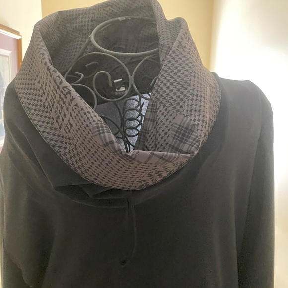 Black and grey dress. - Picture 3 of 4